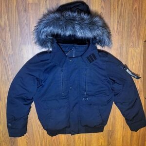 Hollister all weather collection NWT mens medium down fill